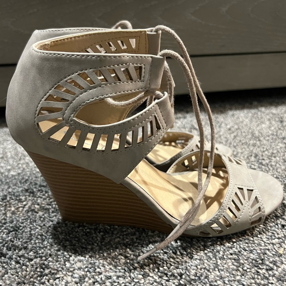 CL by Chinese Laundry Lace Up Wedges Size 6.5 NWOT